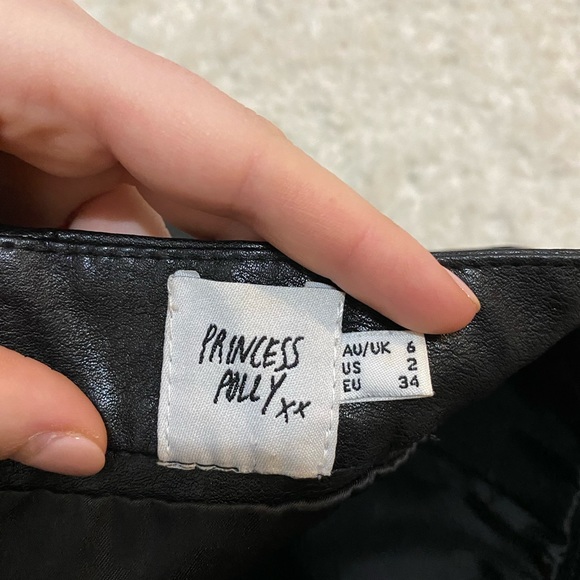 Princess Polly Black Vegan Leather Mini Skirt Size 2 - Picture 3 of 3